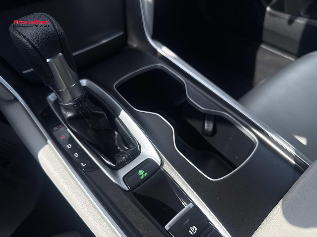 2019 Honda Accord Sedan photo 26 of 27
