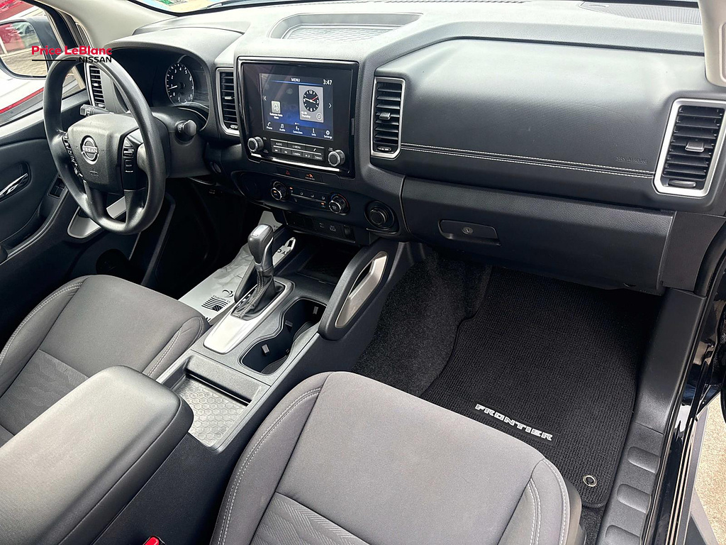 2022 Nissan Frontier SV Super Black at Price LeBlanc Nissan