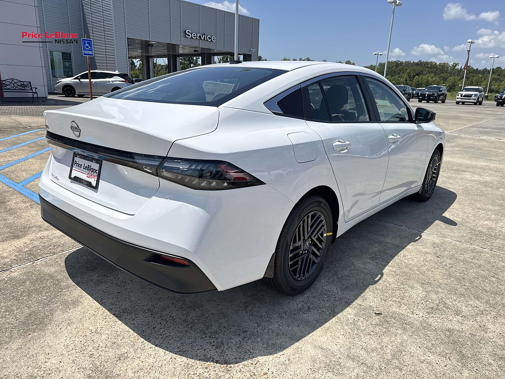 2027 Nissan Sentra SV Fresh Powder at Robbins Nissan