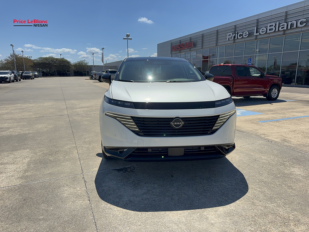 2027 Nissan Murano Dark Armor Everest White Pearl Tricoat/Super Black at Price LeBlanc Nissan
