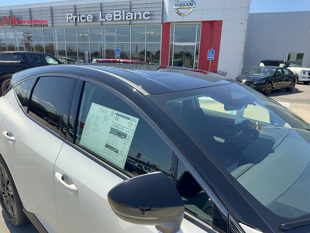 2027 Nissan Murano Dark Armor Everest White Pearl Tricoat/Super Black at Price LeBlanc Nissan