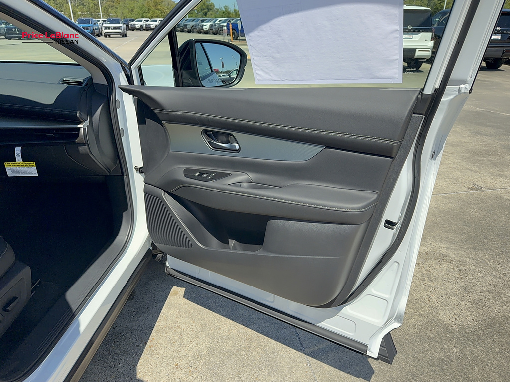 2027 Nissan Murano Dark Armor Everest White Pearl Tricoat/Super Black at Price LeBlanc Nissan