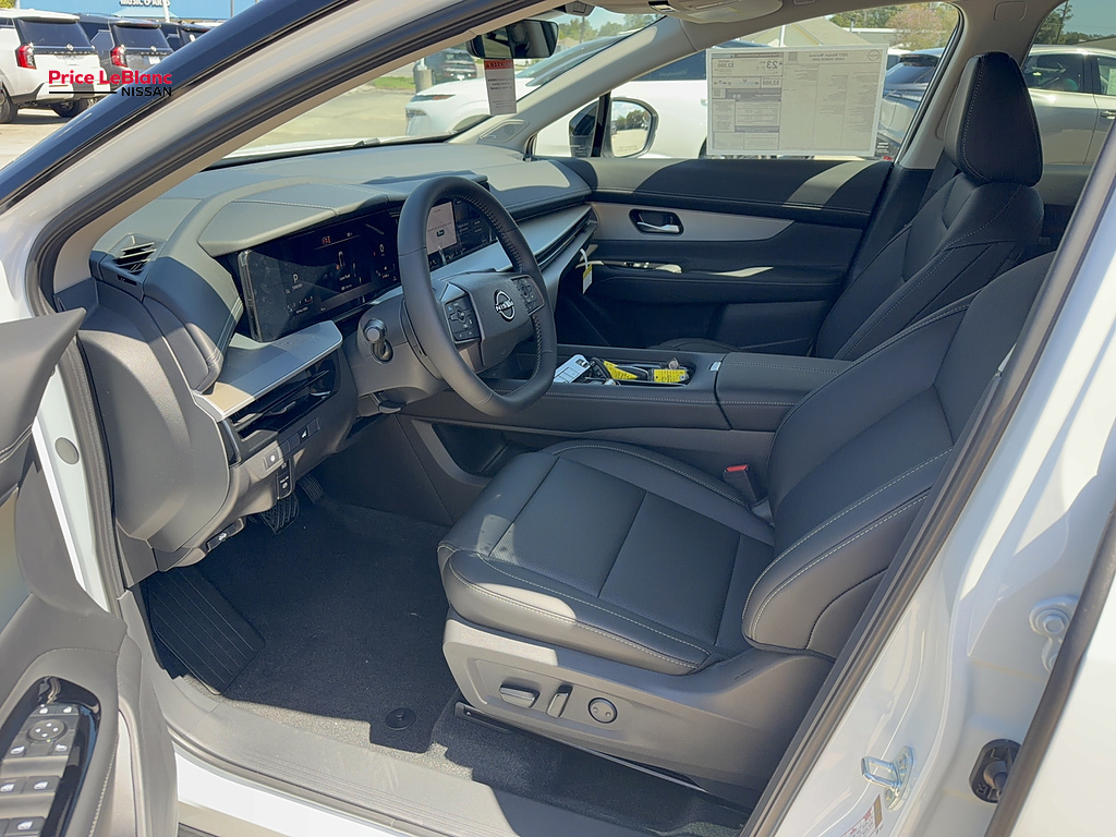 2027 Nissan Murano Dark Armor Everest White Pearl Tricoat/Super Black at Price LeBlanc Nissan