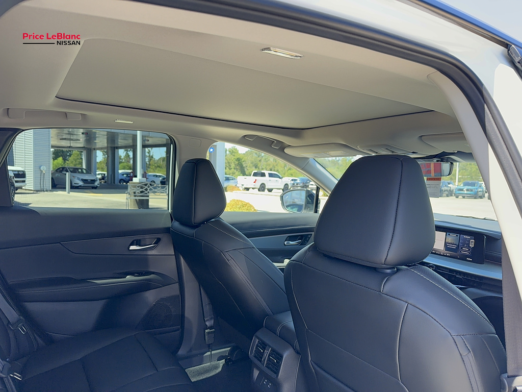 2027 Nissan Murano Dark Armor Everest White Pearl Tricoat/Super Black at Price LeBlanc Nissan