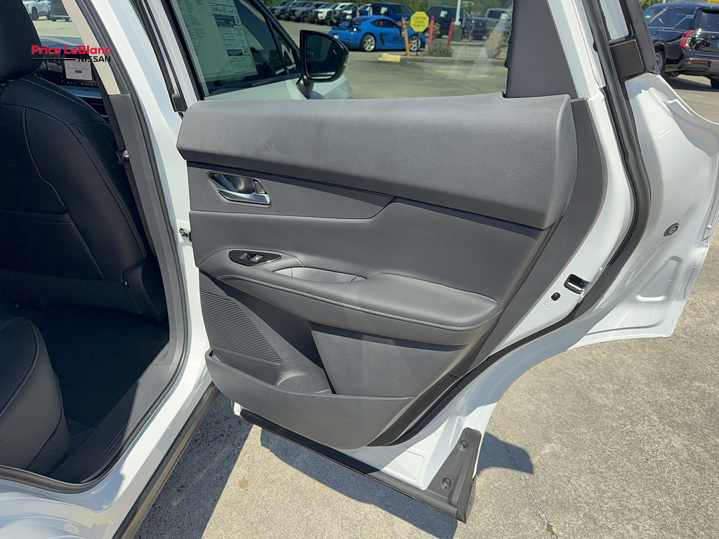 2027 Nissan Murano Dark Armor Everest White Pearl Tricoat/Super Black at Price LeBlanc Nissan