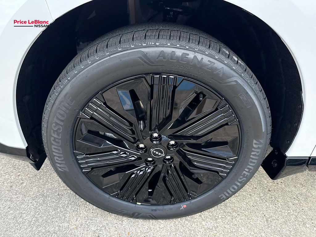 2027 Nissan Murano photo 4 of 19