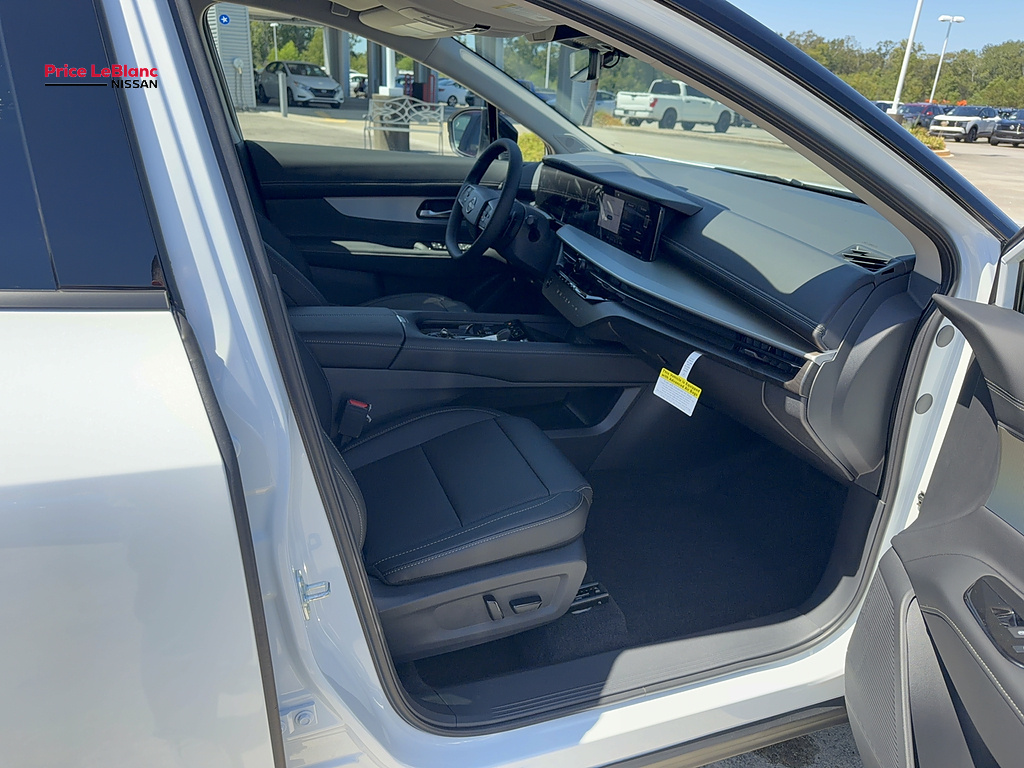 2027 Nissan Murano Dark Armor Everest White Pearl Tricoat/Super Black at Price LeBlanc Nissan