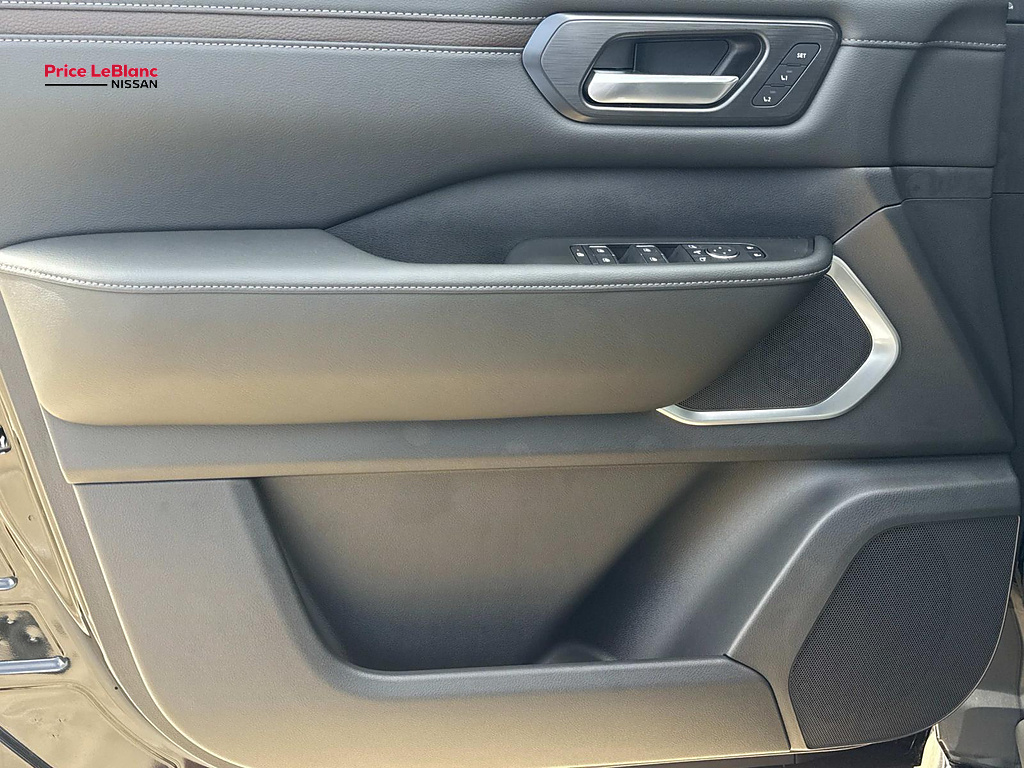 2026 Nissan Armada photo 13 of 18