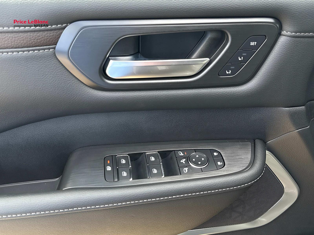 2026 Nissan Armada photo 14 of 18