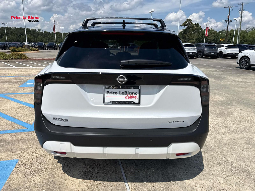 2027 Nissan Kicks SR Aspen White TriCoat/Super Black at Price LeBlanc Nissan