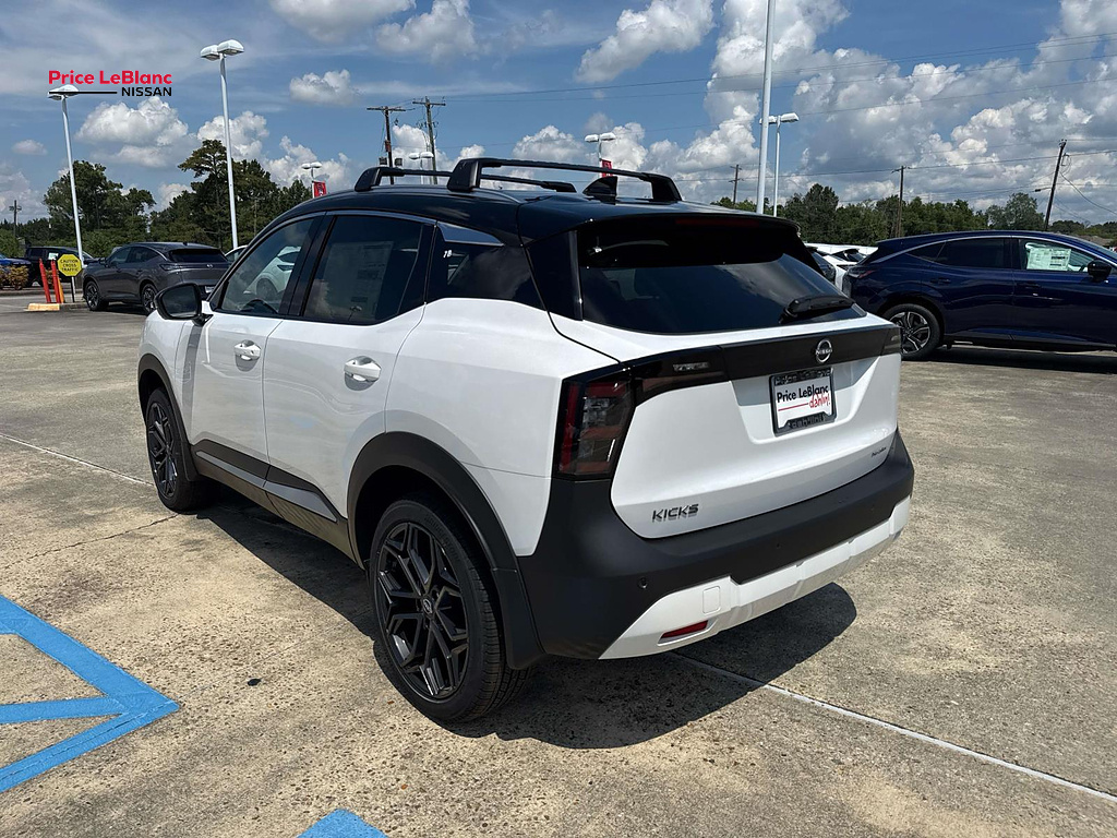 2027 Nissan Kicks SR Aspen White TriCoat/Super Black at Price LeBlanc Nissan