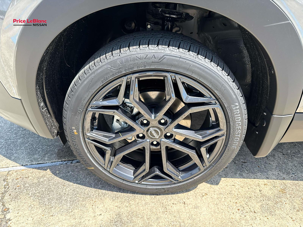 2027 Nissan Kicks photo 4 of 18