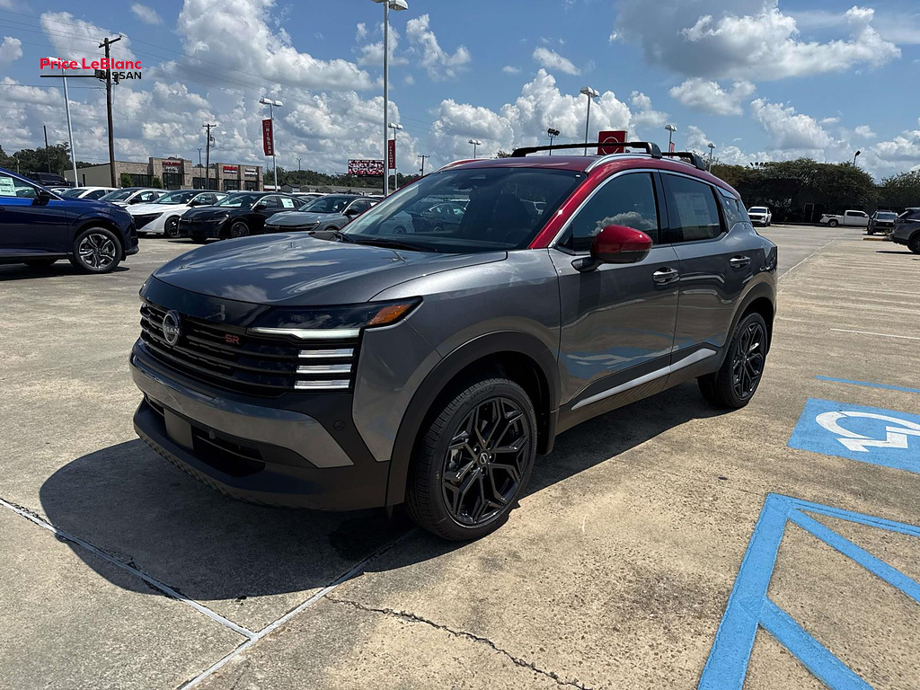 2027 Nissan Kicks photo 3 of 18
