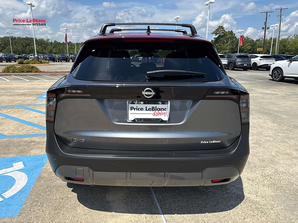 2027 Nissan Kicks photo 6 of 18