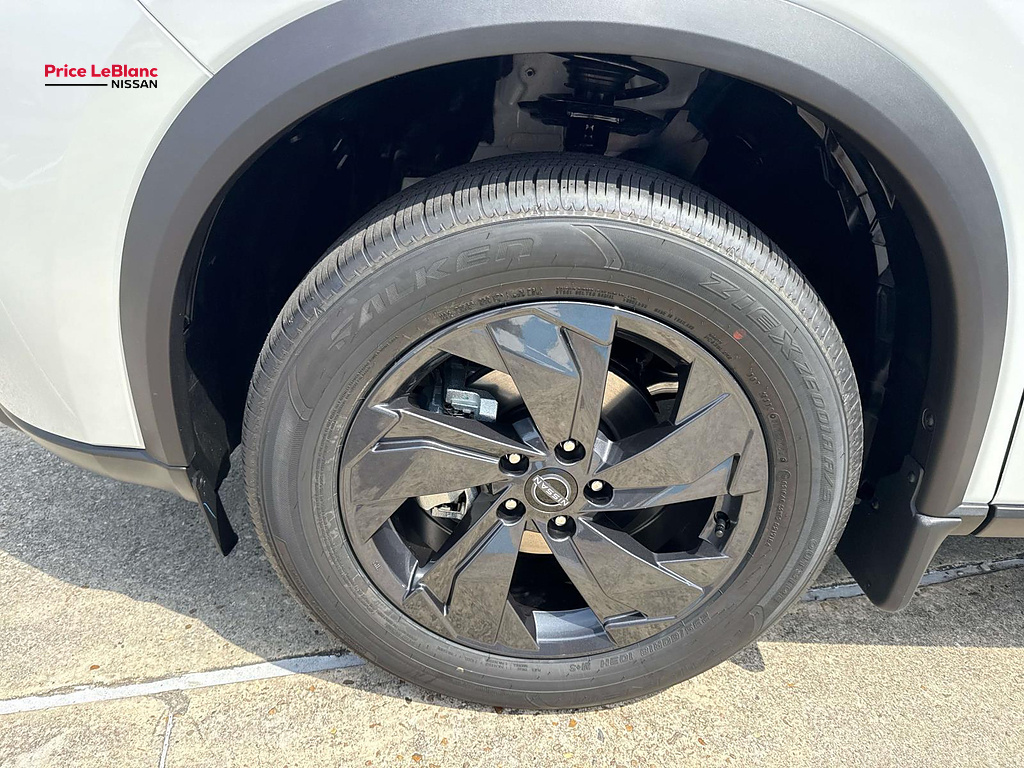 2027 Nissan ROGUE SV Everest White Pearl Tricoat at Royal Nissan