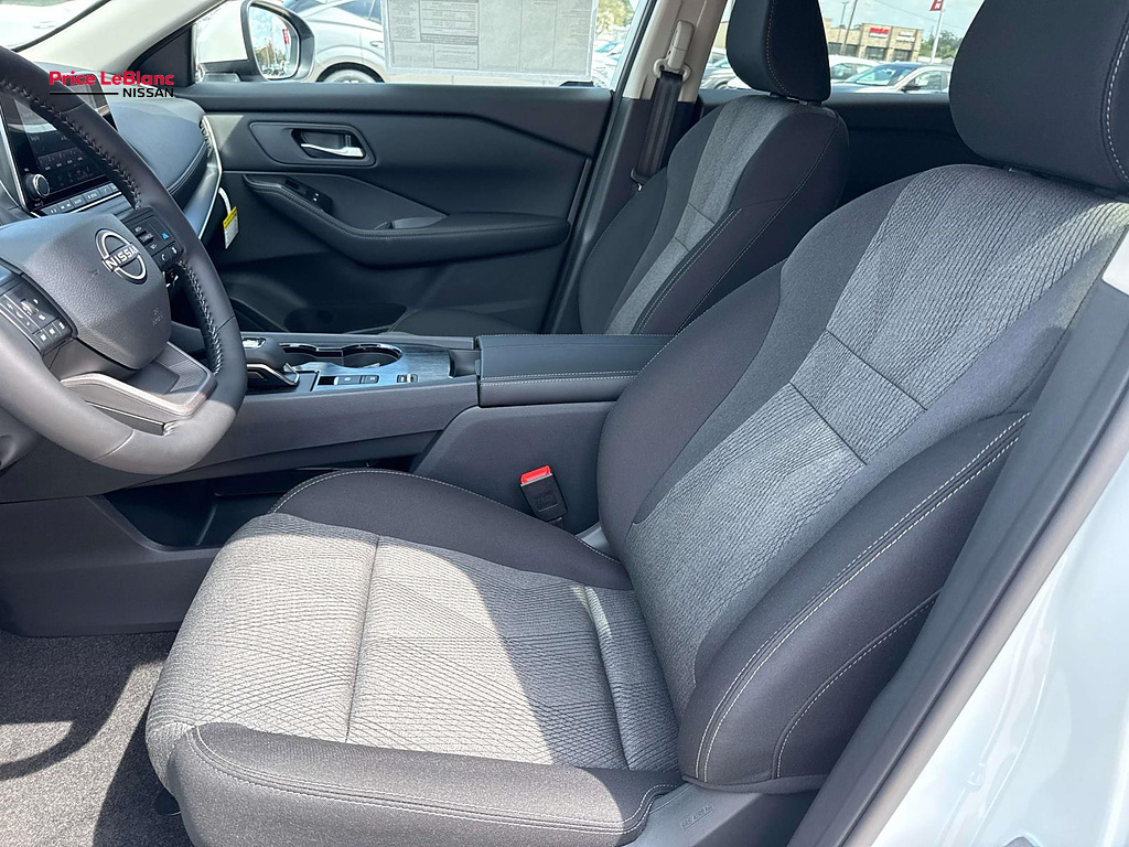 2027 Nissan ROGUE SV Everest White Pearl Tricoat at Royal Nissan