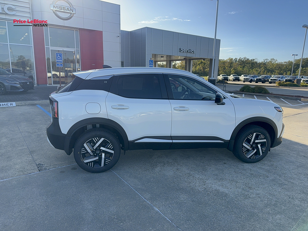 2027 Nissan Kicks photo 13 of 25