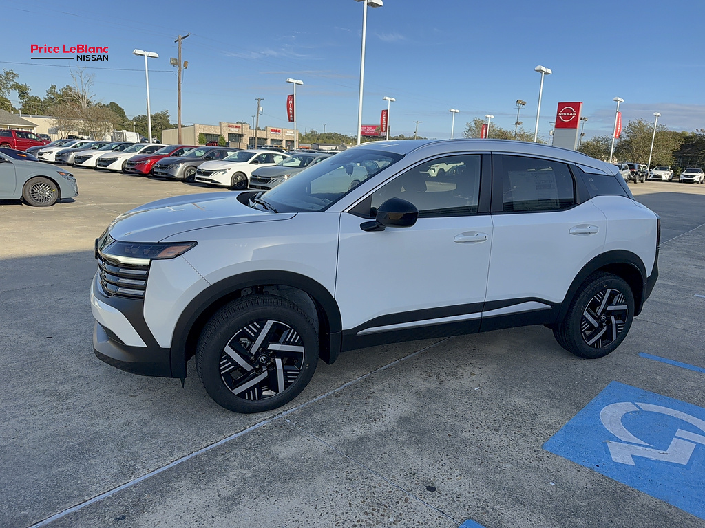 2027 Nissan Kicks photo 5 of 25