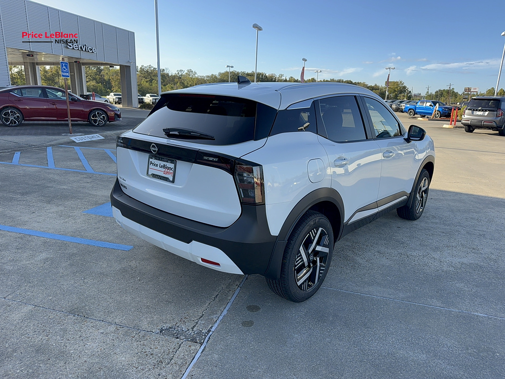 2027 Nissan Kicks photo 7 of 25