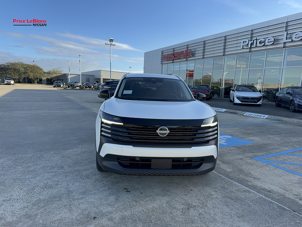 2027 Nissan Kicks photo 3 of 25