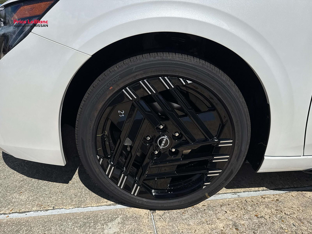 2027 Nissan Sentra photo 4 of 19