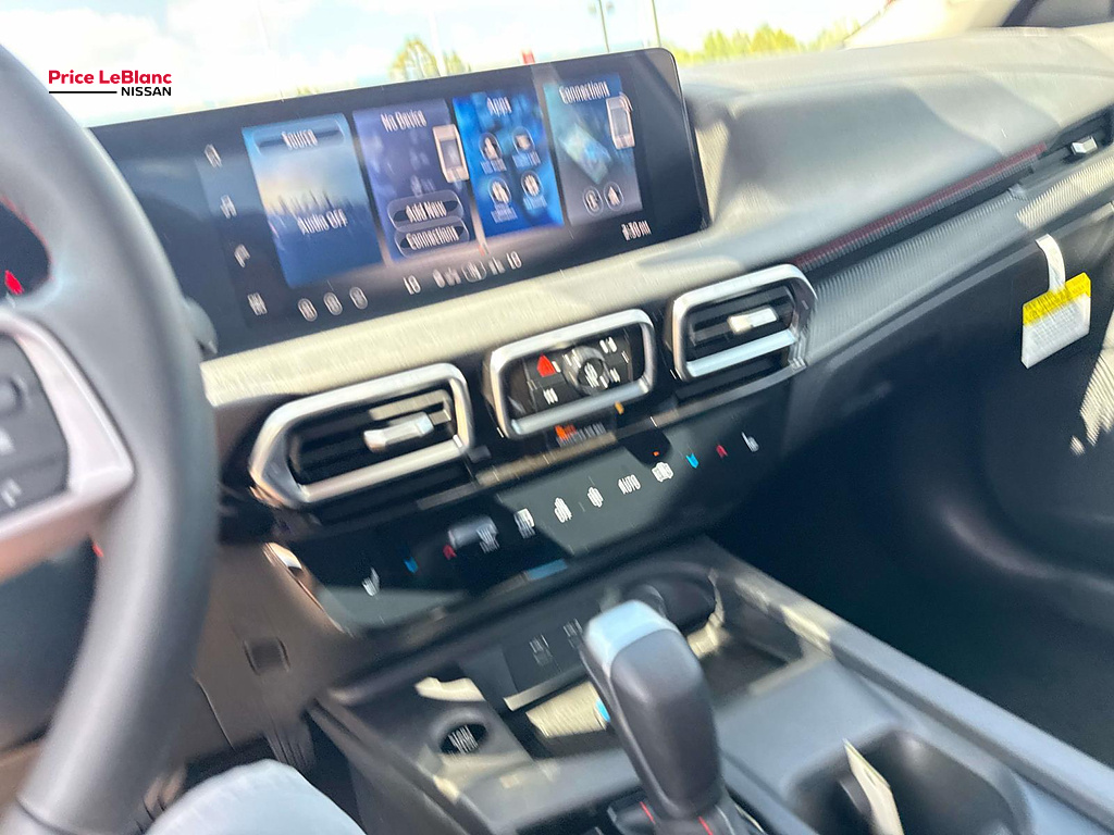2027 Nissan Sentra photo 18 of 19