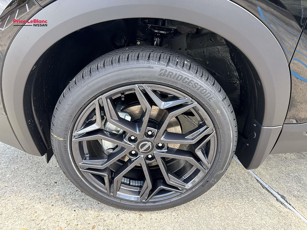 2027 Nissan Kicks SR Super Black at Price LeBlanc Nissan