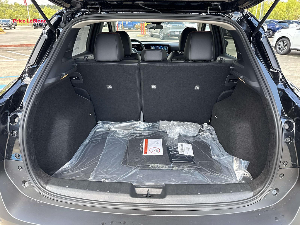 2027 Nissan Kicks SR Super Black at Price LeBlanc Nissan