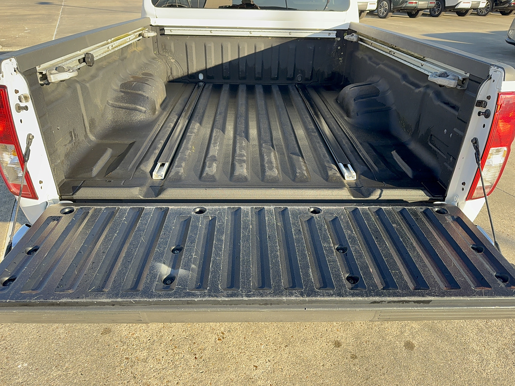 2010 Nissan Frontier photo 17 of 25