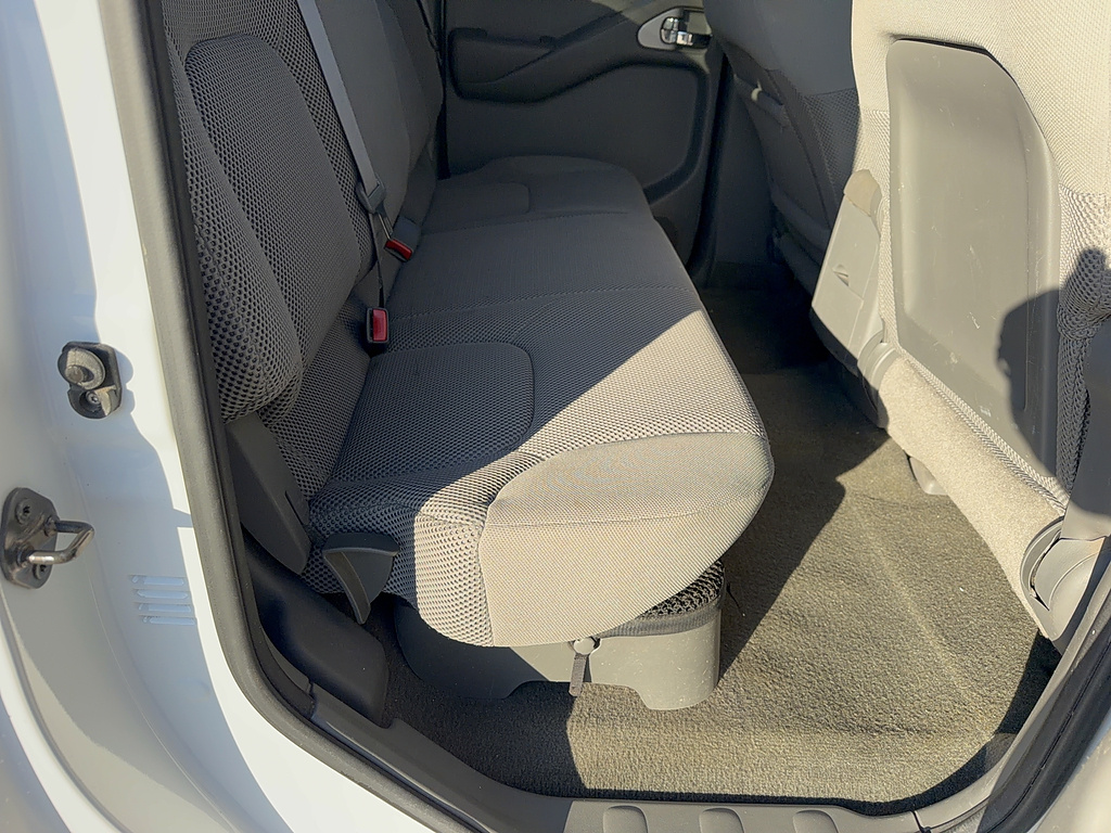 2010 Nissan Frontier photo 16 of 25