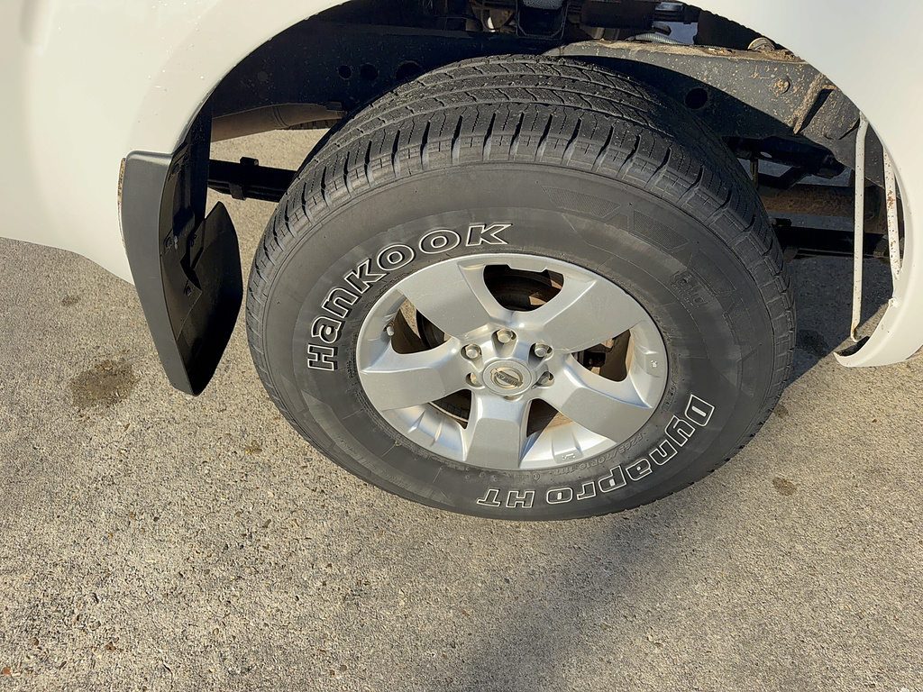 2010 Nissan Frontier photo 10 of 25