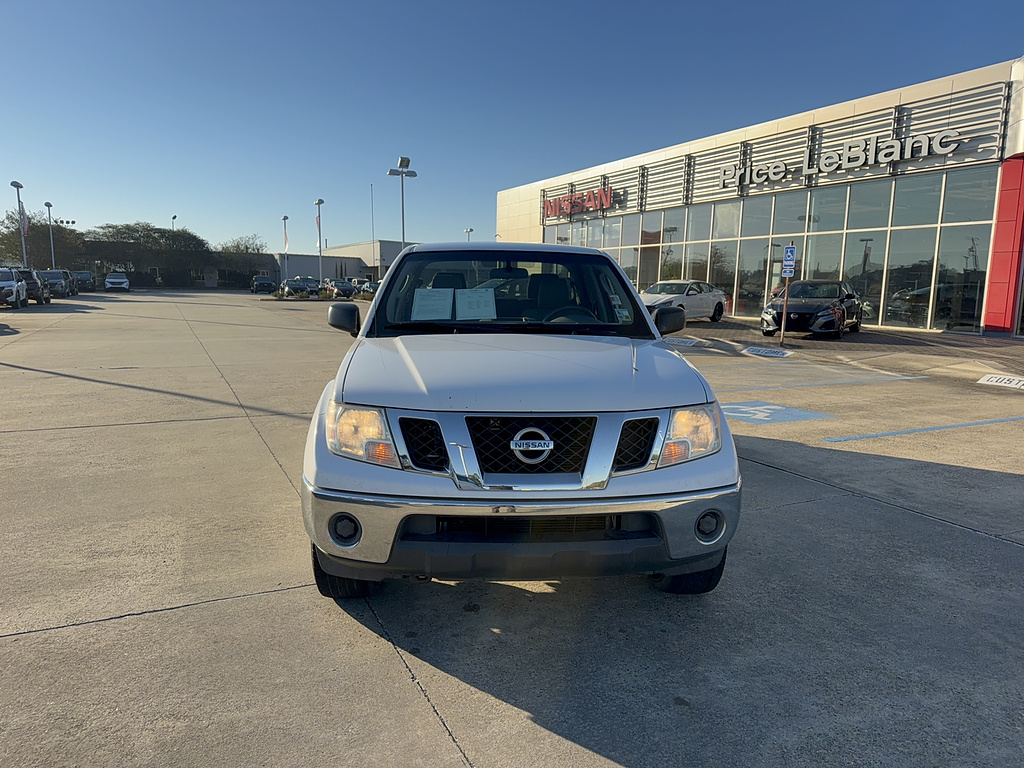 2010 Nissan Frontier photo 3 of 25