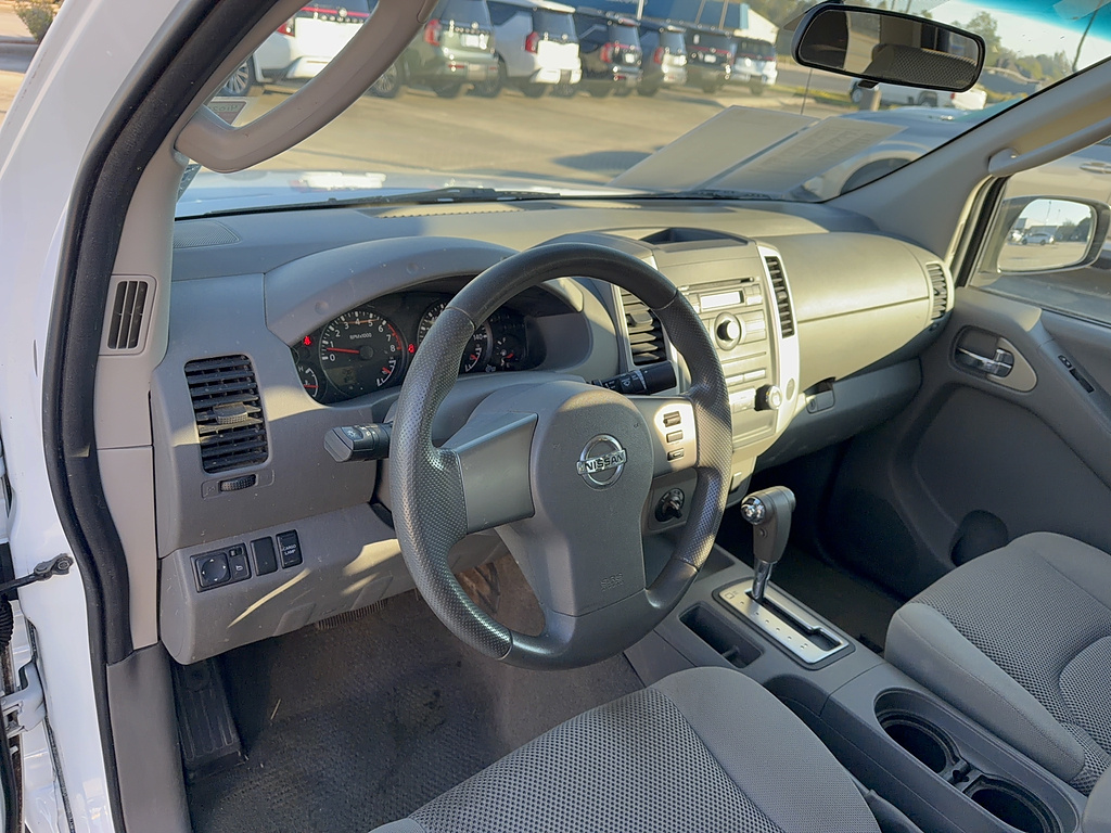 2010 Nissan Frontier photo 22 of 25