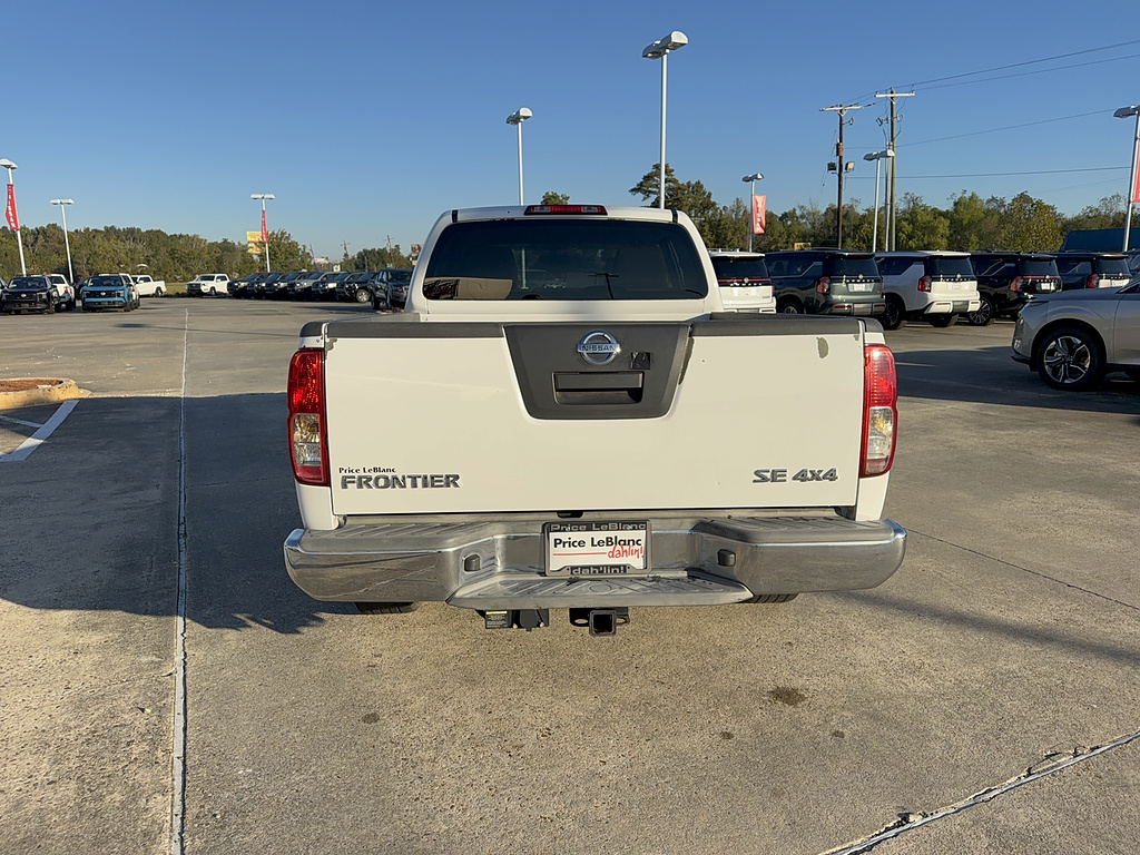 2010 Nissan Frontier photo 7 of 25