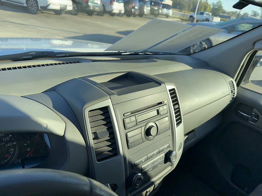 2010 Nissan Frontier photo 23 of 25