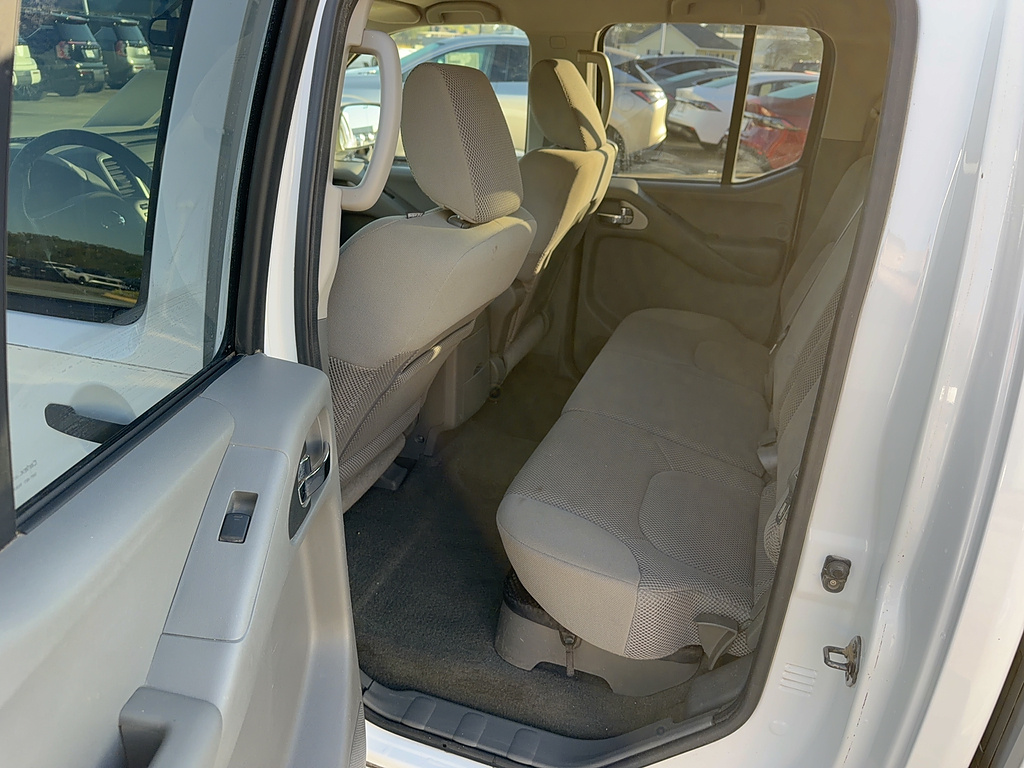 2010 Nissan Frontier photo 19 of 25