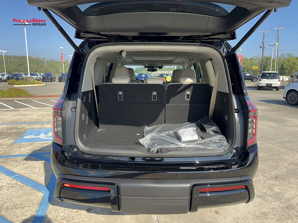 2027 Nissan Armada photo 22 of 34