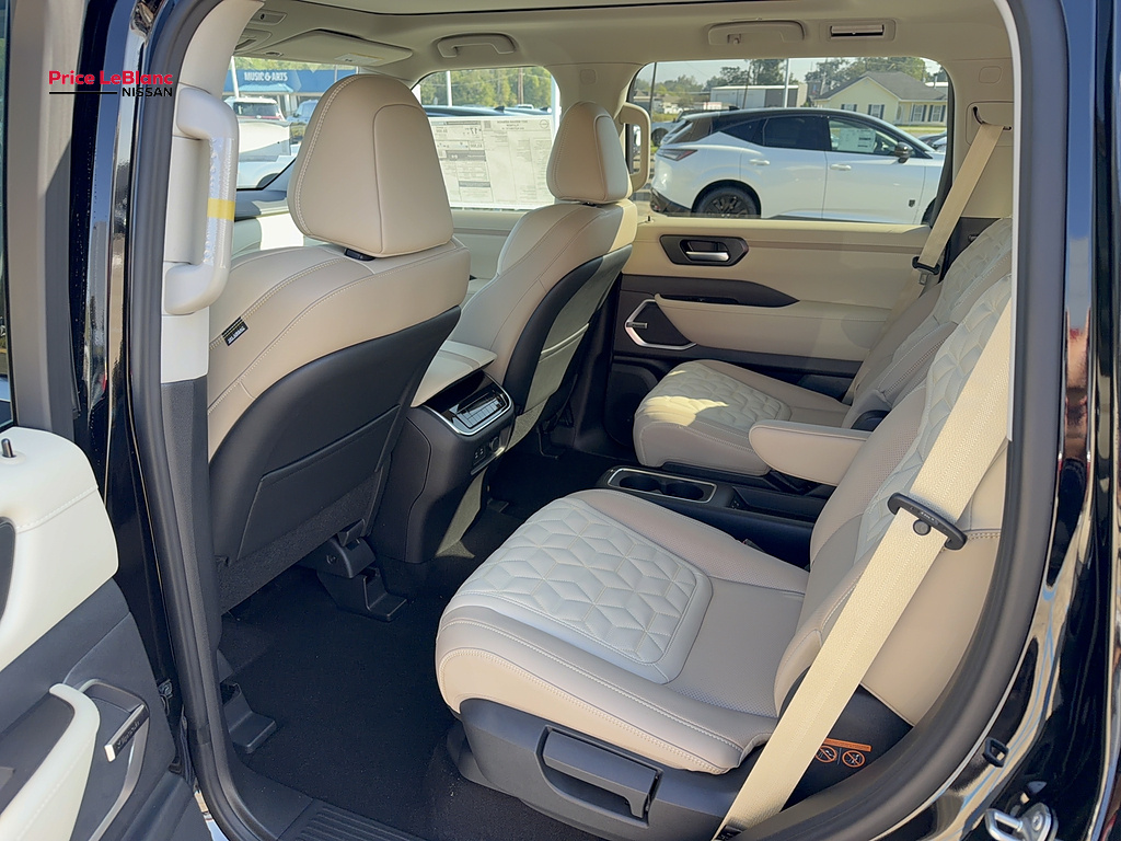 2027 Nissan Armada photo 25 of 34