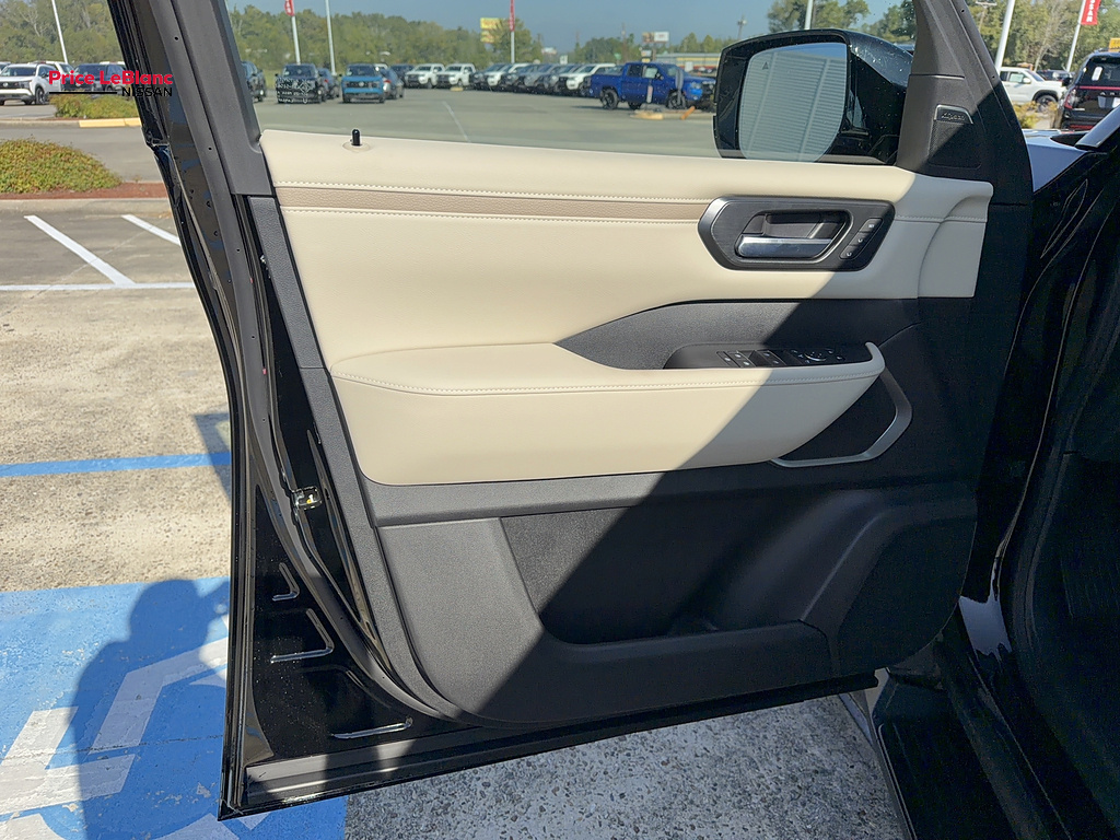 2027 Nissan Armada photo 26 of 34