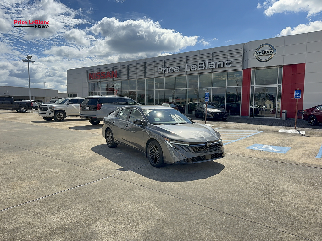 2027 Nissan Sentra photo 1 of 19