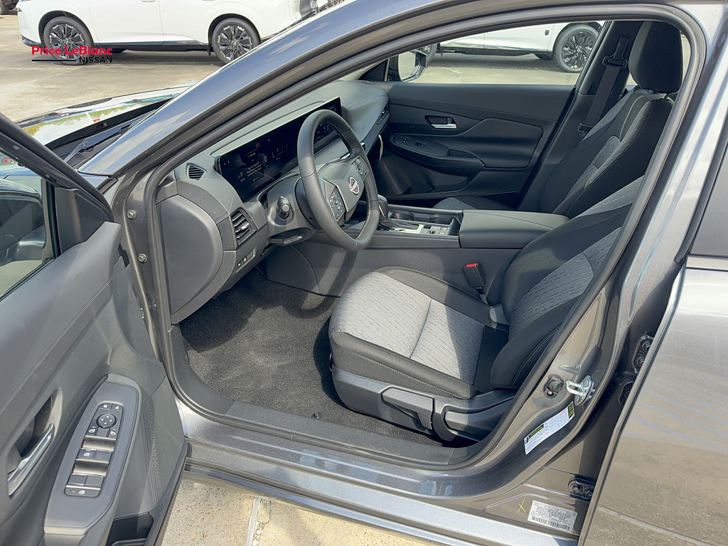 2027 Nissan Sentra photo 14 of 19
