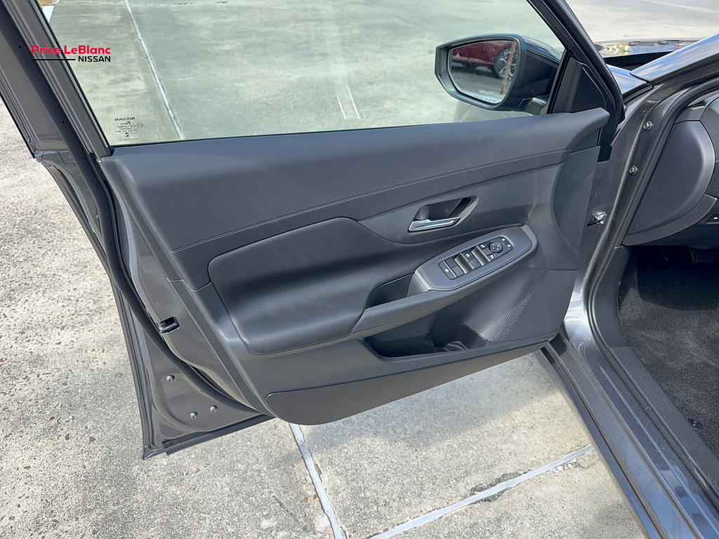2027 Nissan Sentra photo 13 of 19