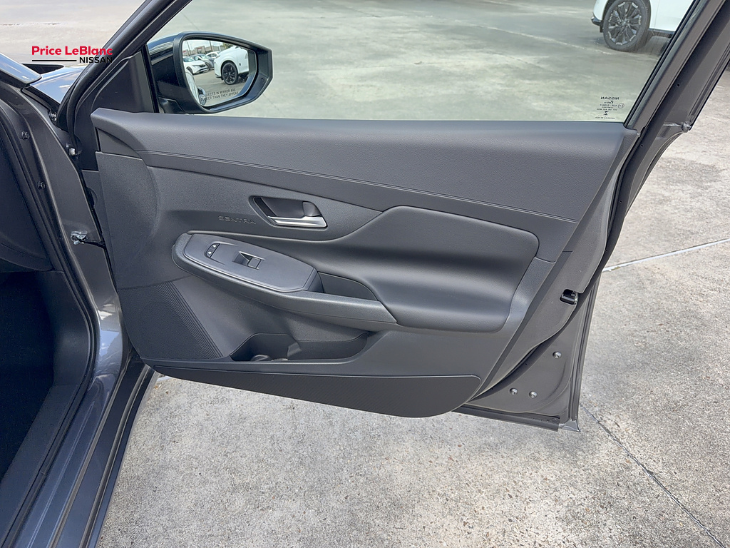 2027 Nissan Sentra photo 9 of 19