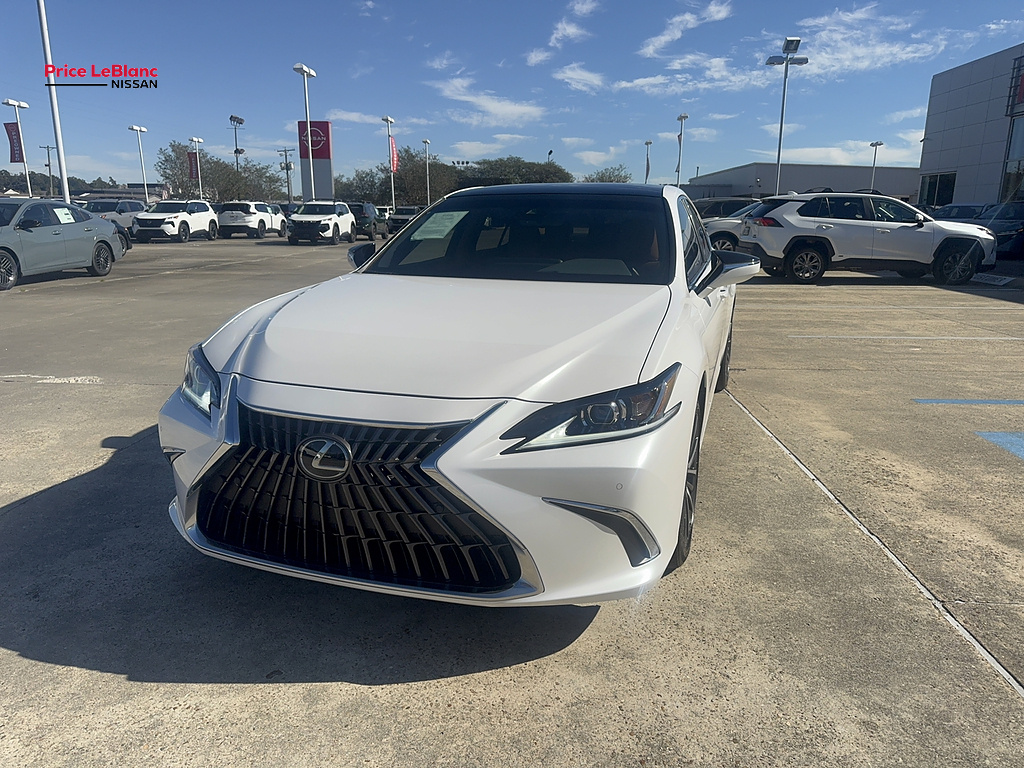 2025 Lexus ES photo 3 of 40