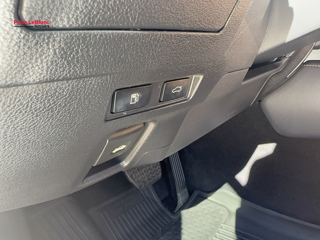 2025 Lexus ES photo 23 of 40