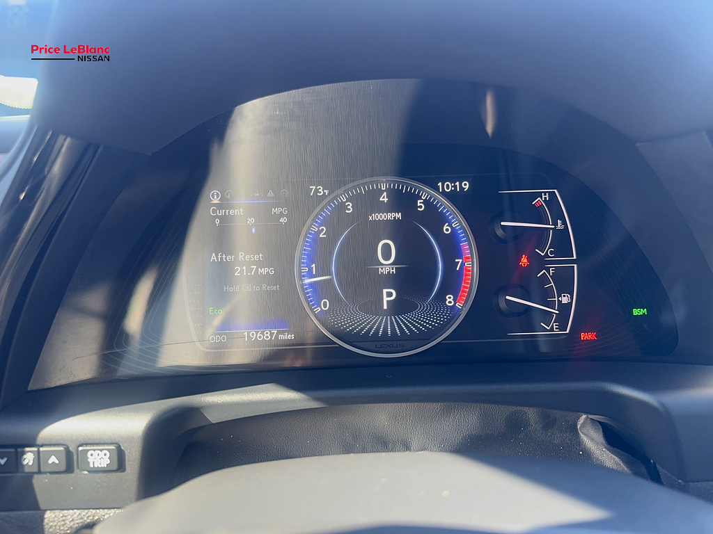 2025 Lexus ES photo 30 of 40
