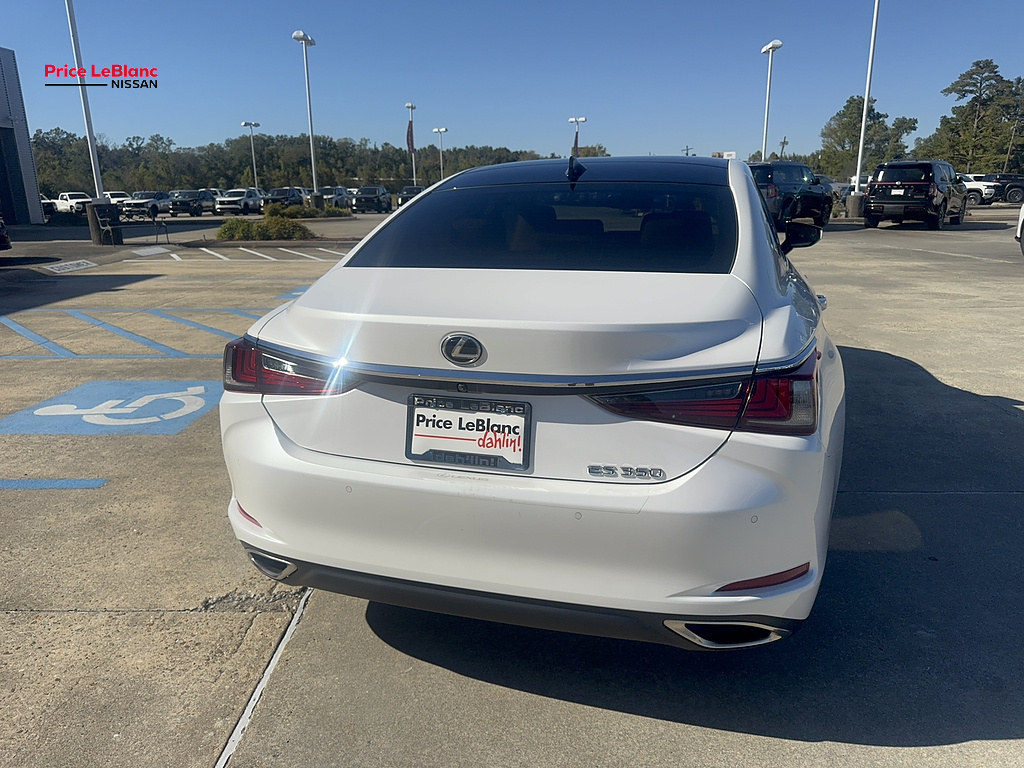 2025 Lexus ES photo 7 of 40