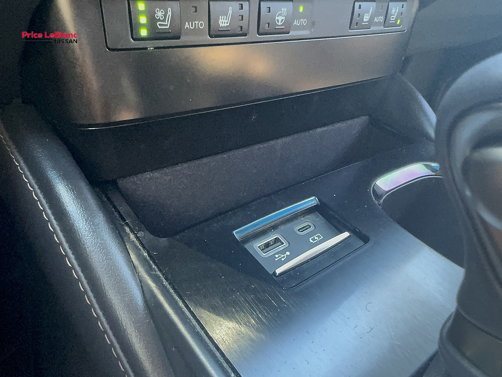 2025 Lexus ES photo 27 of 40
