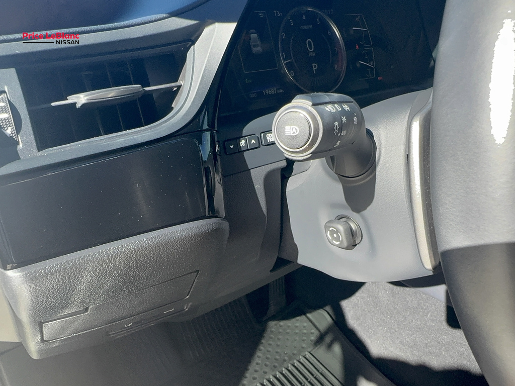 2025 Lexus ES photo 20 of 40