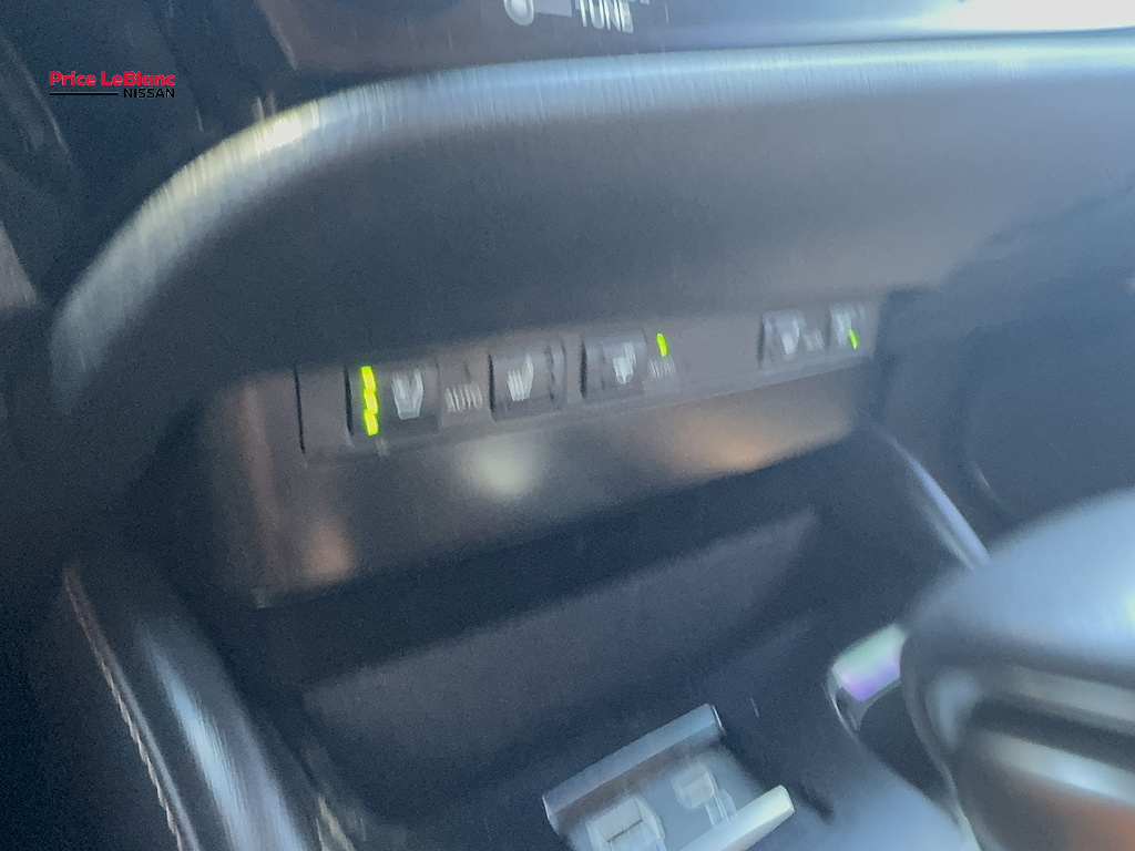 2025 Lexus ES photo 26 of 40